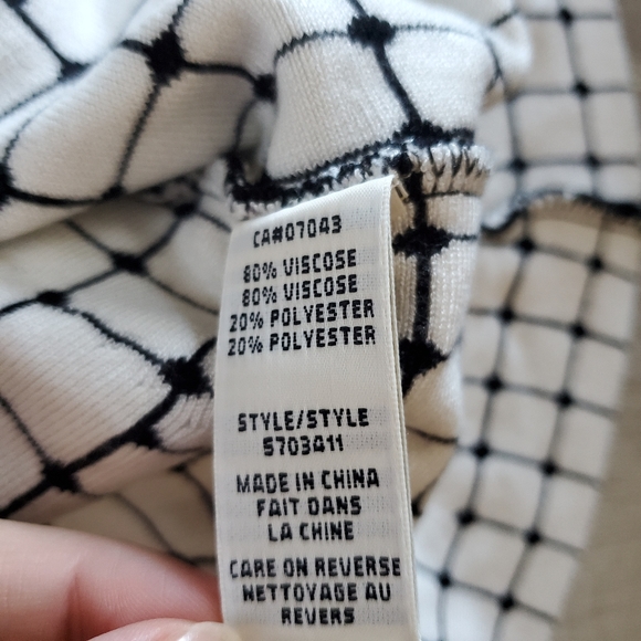 NWT MAX STUDIO Size Sm Knit Skirt - Picture 3 of 4